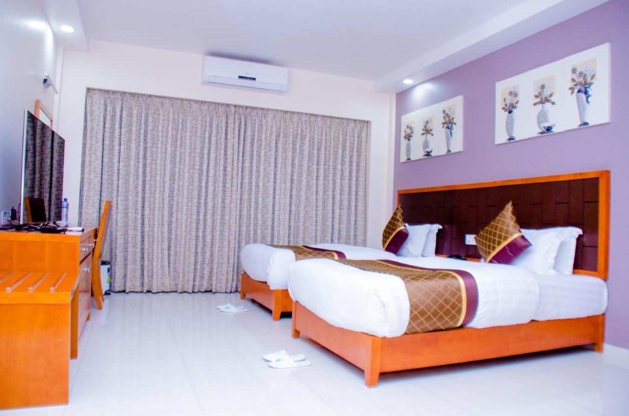 Hotel Platinum 킨샤사 외부 사진
