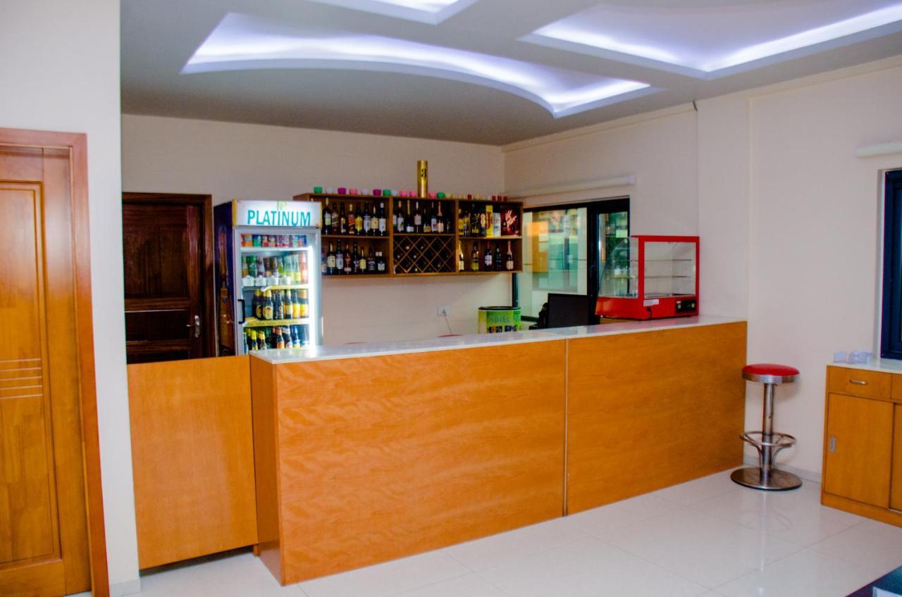 Hotel Platinum 킨샤사 외부 사진