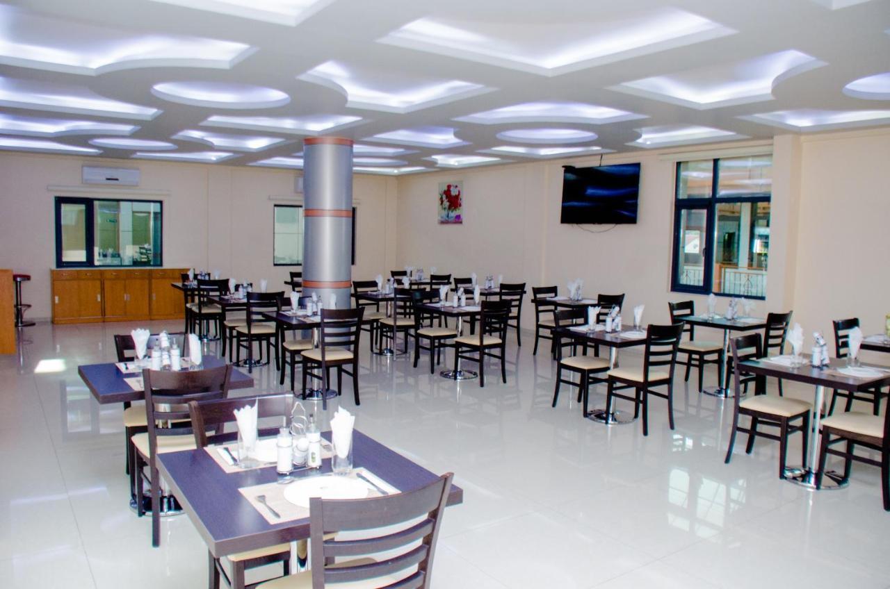 Hotel Platinum 킨샤사 외부 사진
