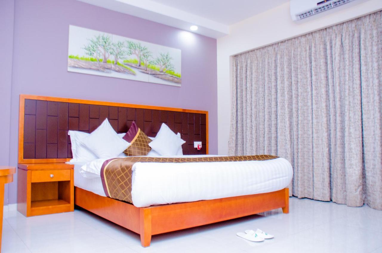Hotel Platinum 킨샤사 외부 사진