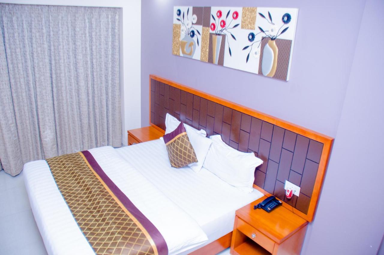 Hotel Platinum 킨샤사 외부 사진
